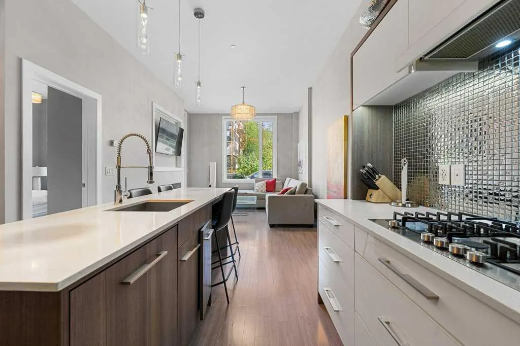 119 19 Street NW, #105