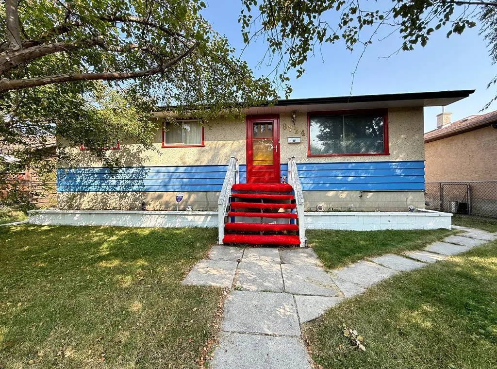 8724 34 Avenue NW