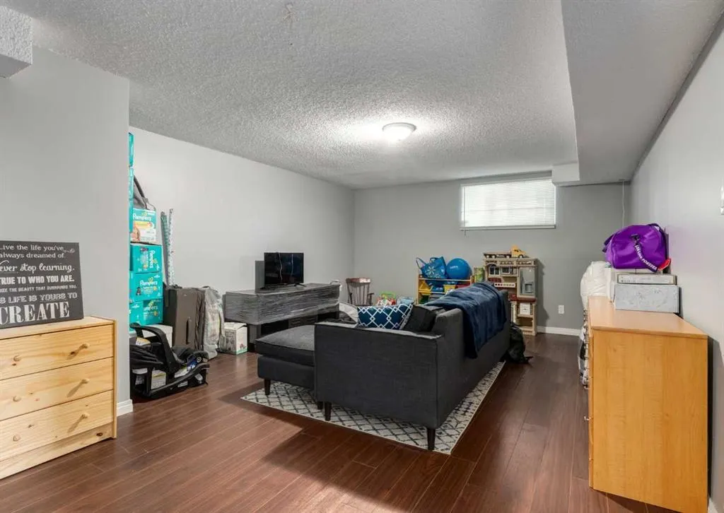 70 Allandale Close SE