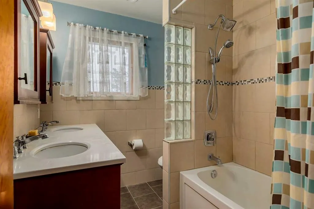 27 Winchester Crescent SW