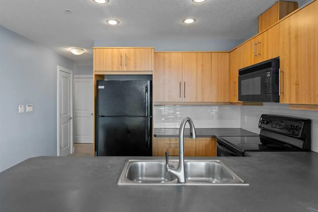 55 Spruce Place SW, #407