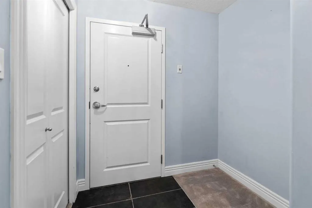 55 Spruce Place SW, #407