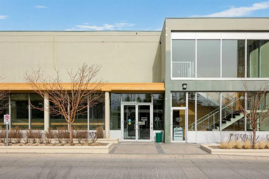 55 Spruce Place SW, #407