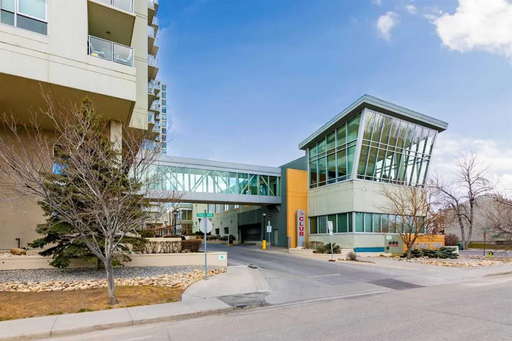 55 Spruce Place SW, #407