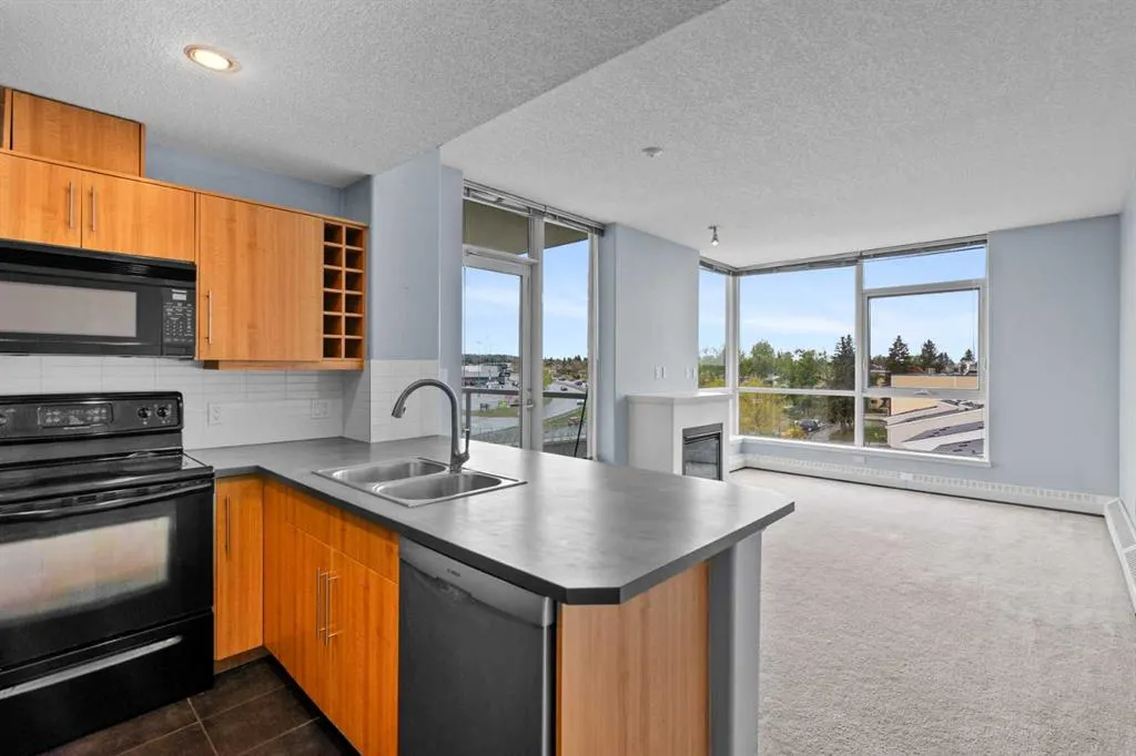 55 Spruce Place SW, #407