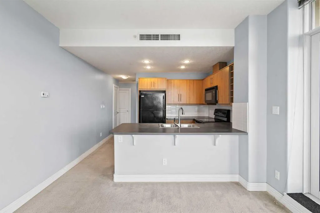 55 Spruce Place SW, #407