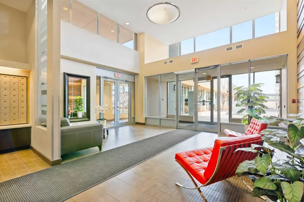 55 Spruce Place SW, #407
