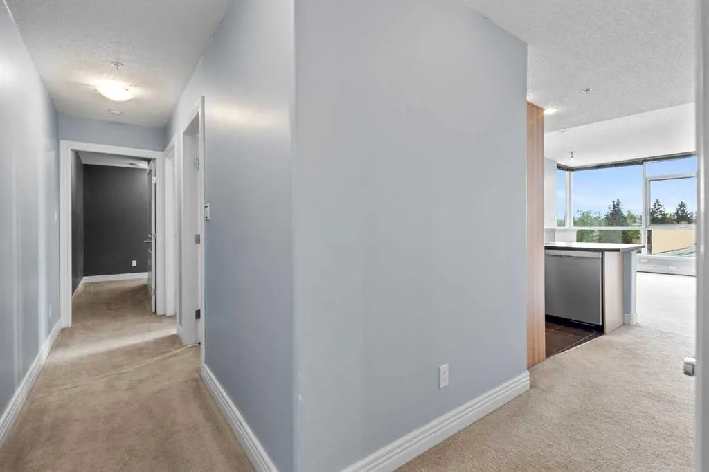 55 Spruce Place SW, #407