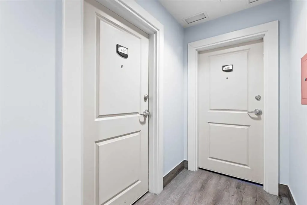 55 Spruce Place SW, #407