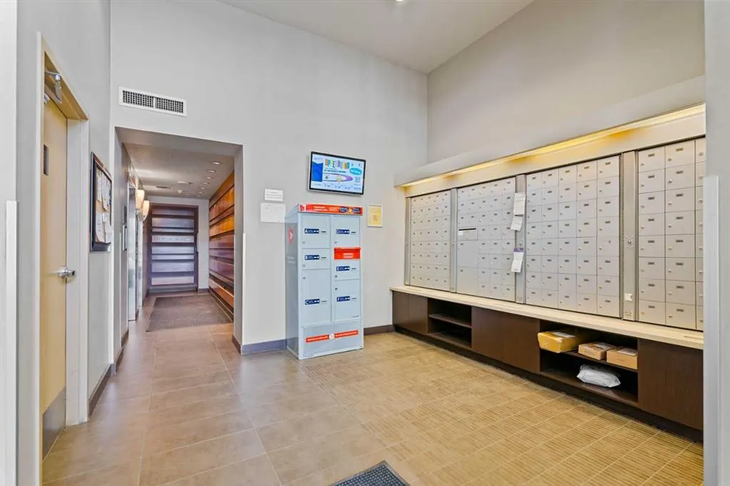 55 Spruce Place SW, #407