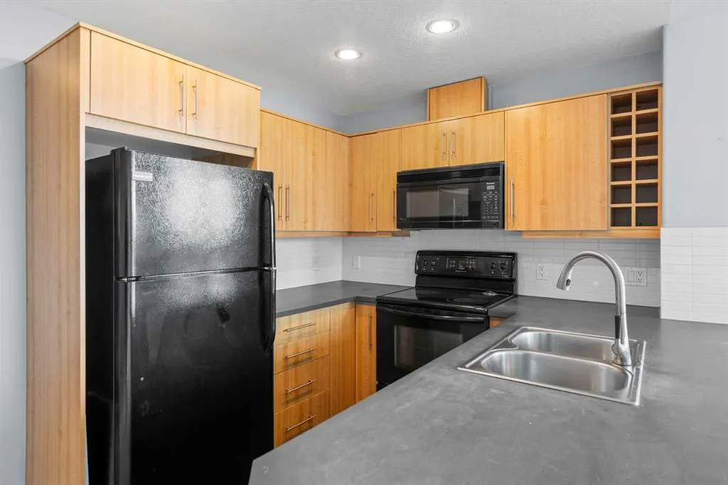 55 Spruce Place SW, #407