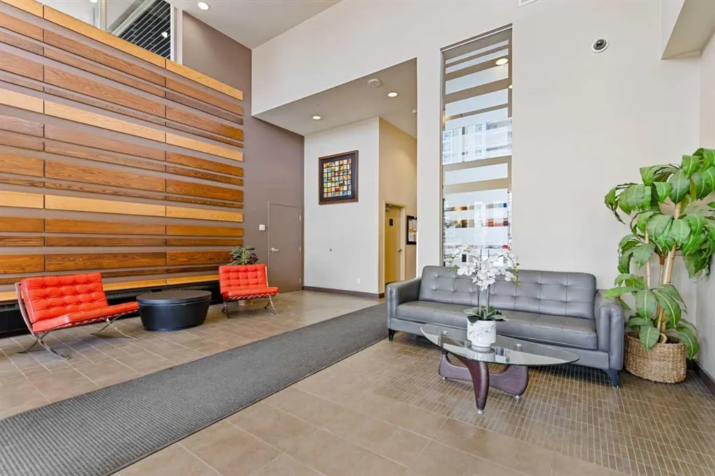 55 Spruce Place SW, #407