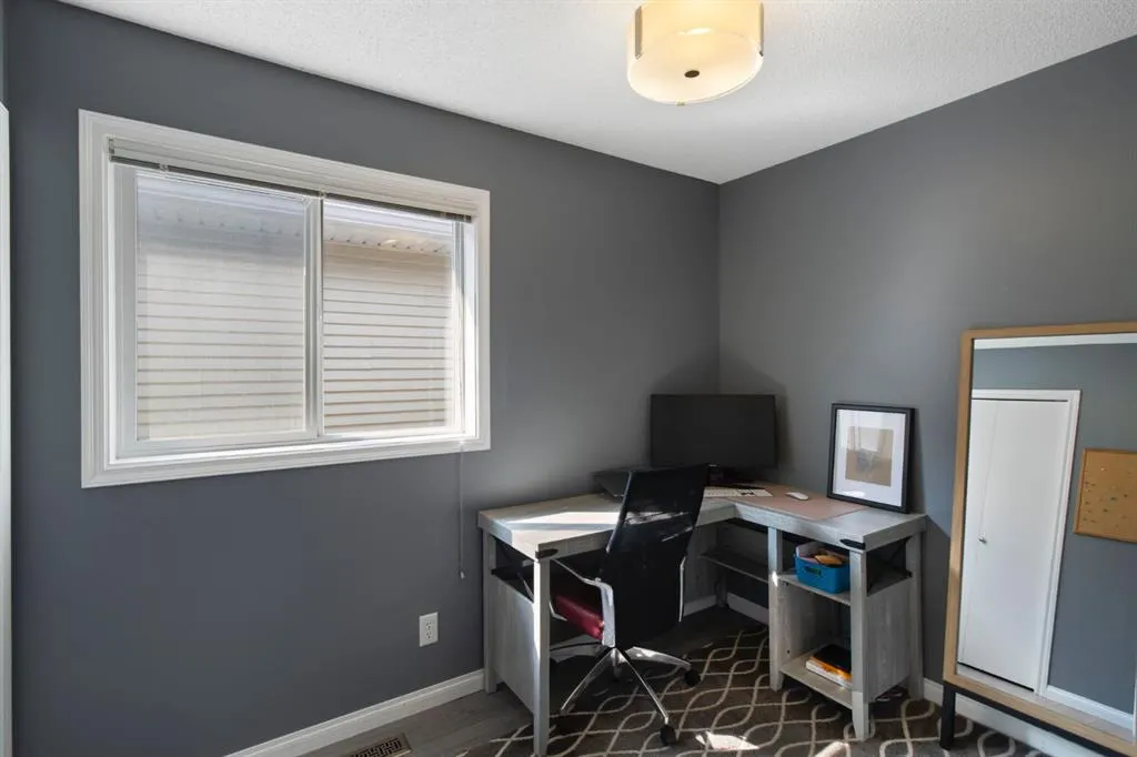 96 Prestwick Heights SE