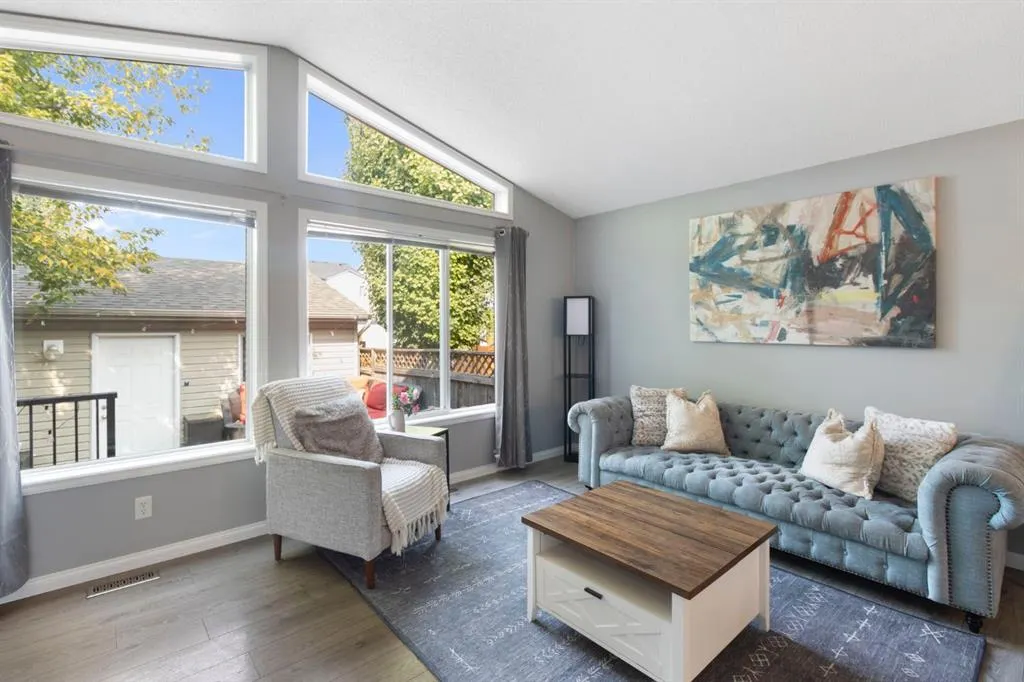 96 Prestwick Heights SE