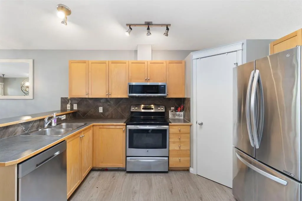 96 Prestwick Heights SE