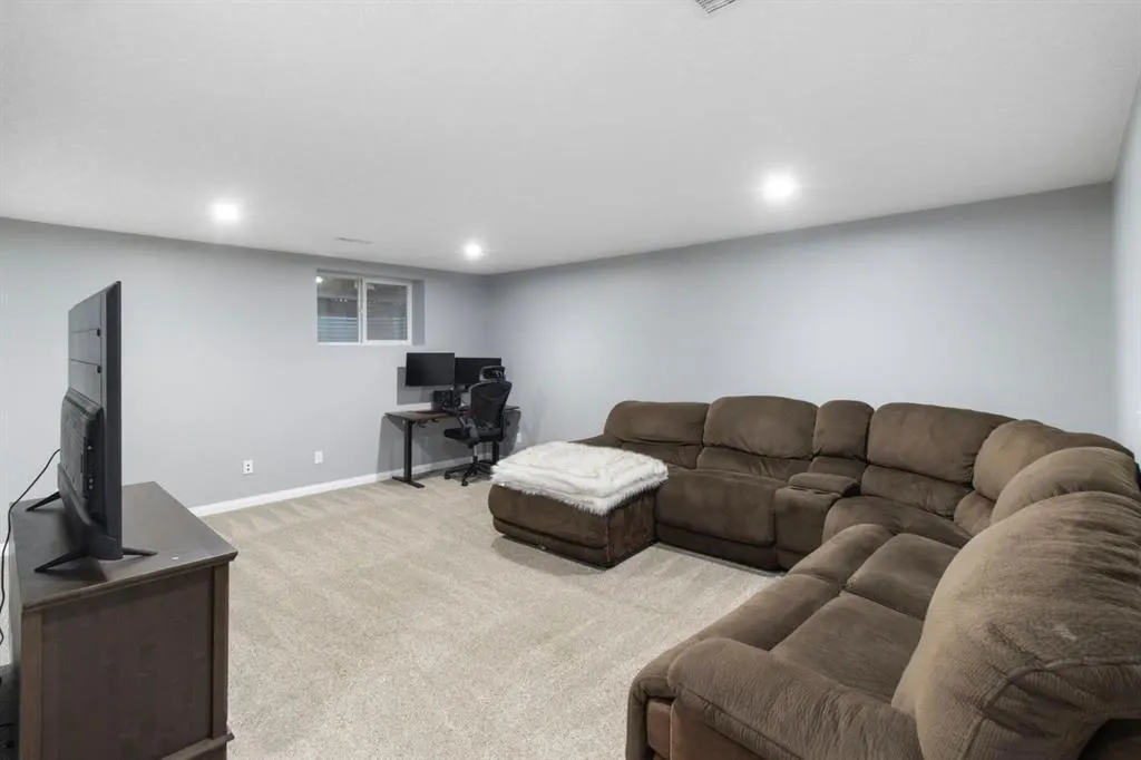 96 Prestwick Heights SE