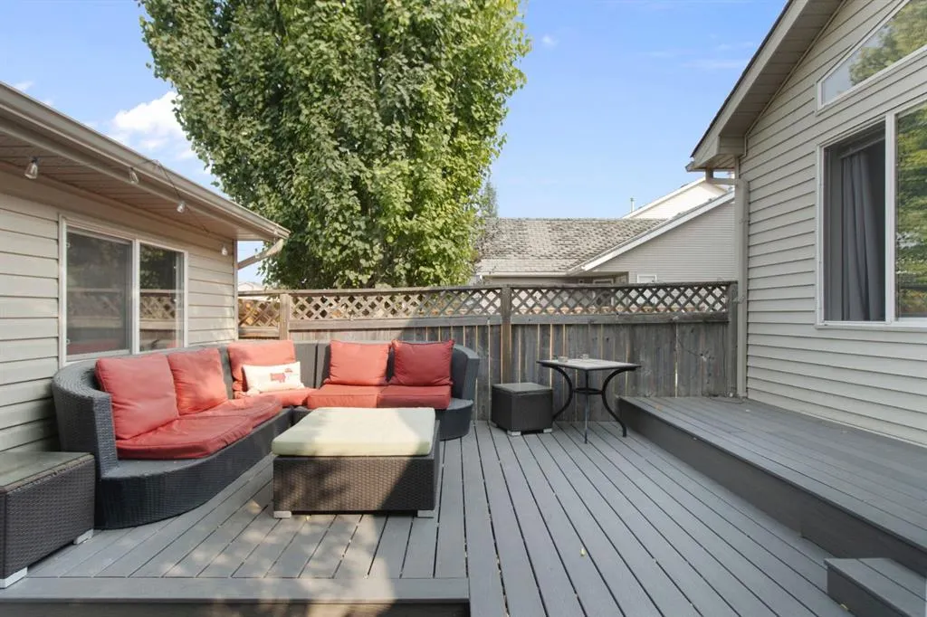 96 Prestwick Heights SE