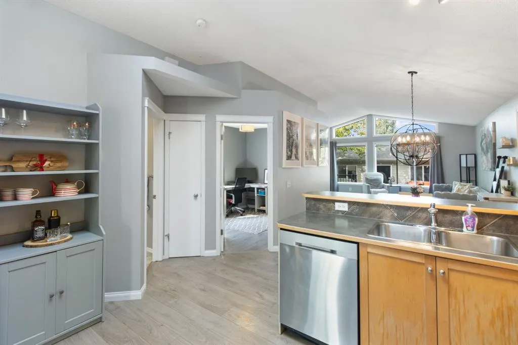 96 Prestwick Heights SE