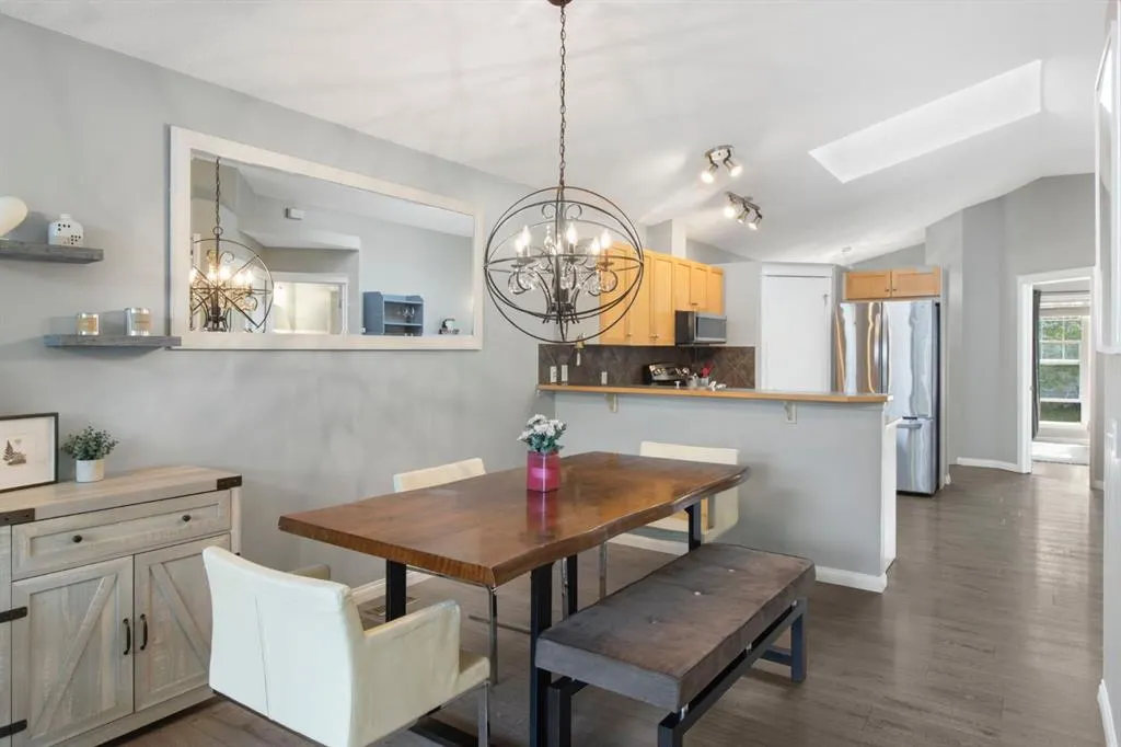 96 Prestwick Heights SE