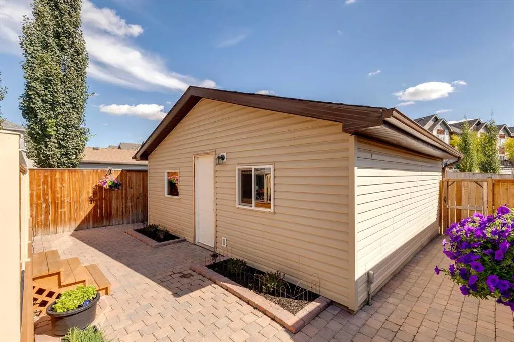 151 Copperpond Square SE