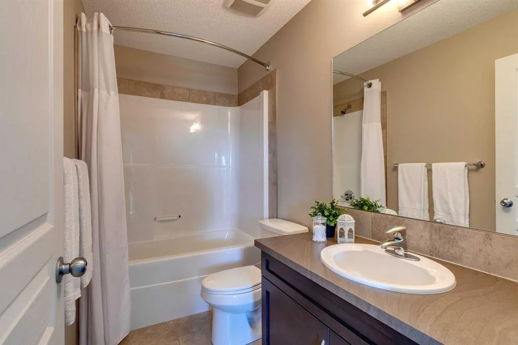 151 Copperpond Square SE