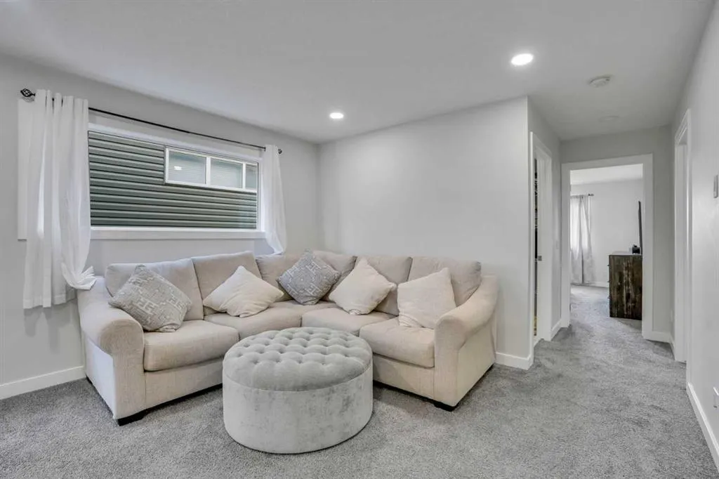 15 Midgrove Drive SW