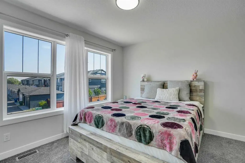 15 Midgrove Drive SW