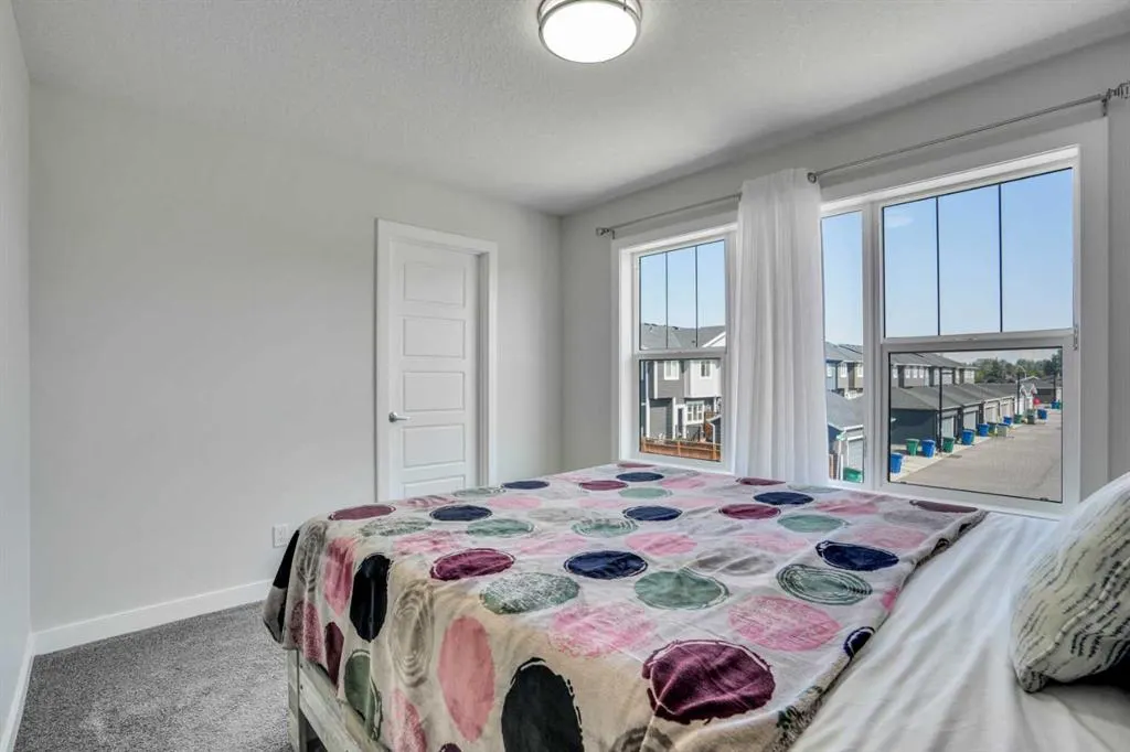 15 Midgrove Drive SW