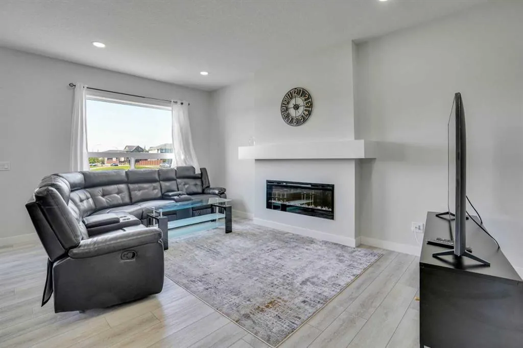 15 Midgrove Drive SW