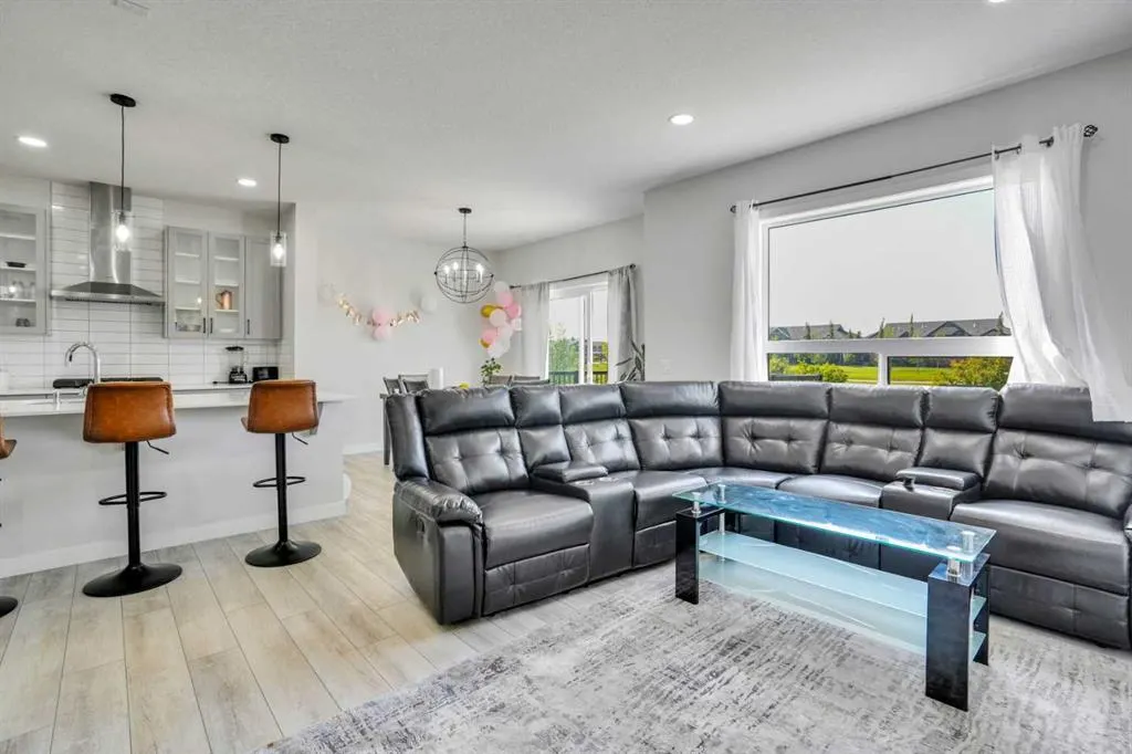 15 Midgrove Drive SW