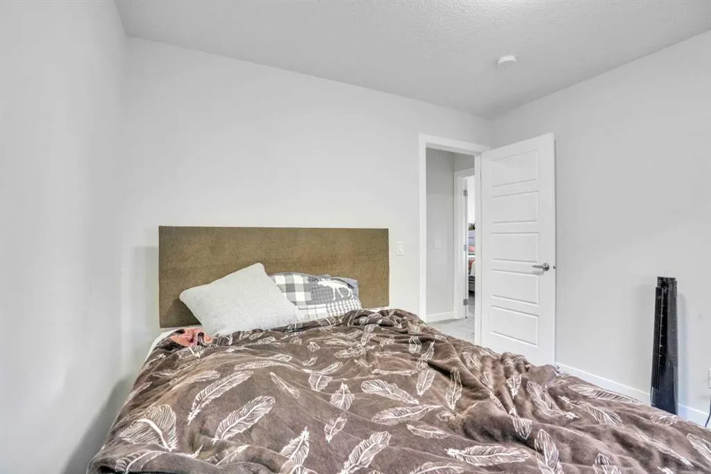15 Midgrove Drive SW