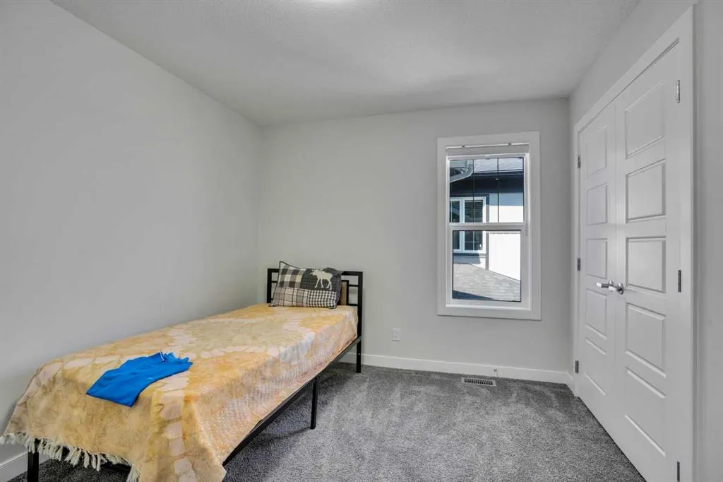 15 Midgrove Drive SW