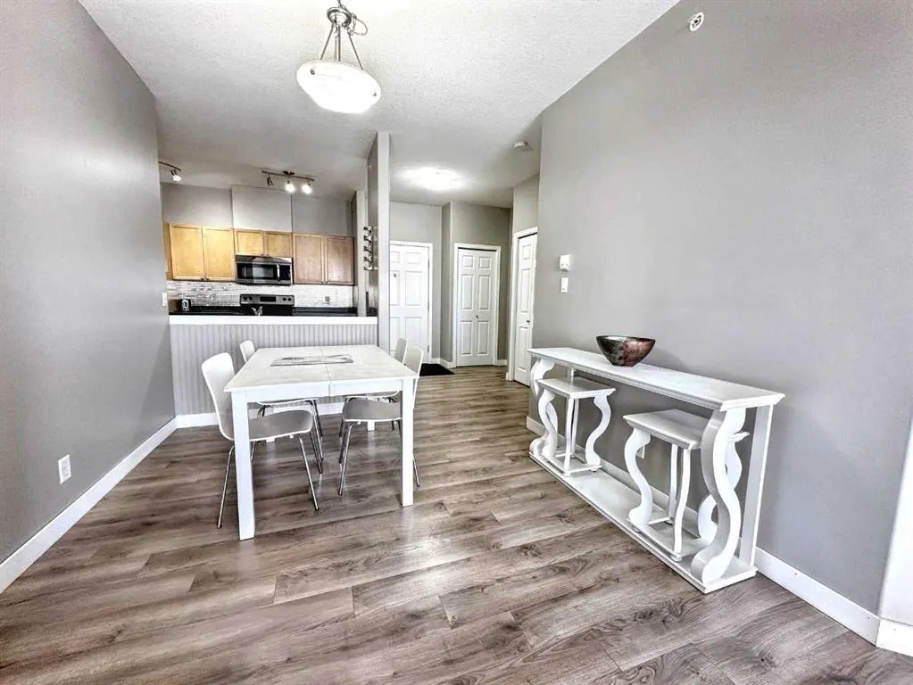290 Plamondon, #302