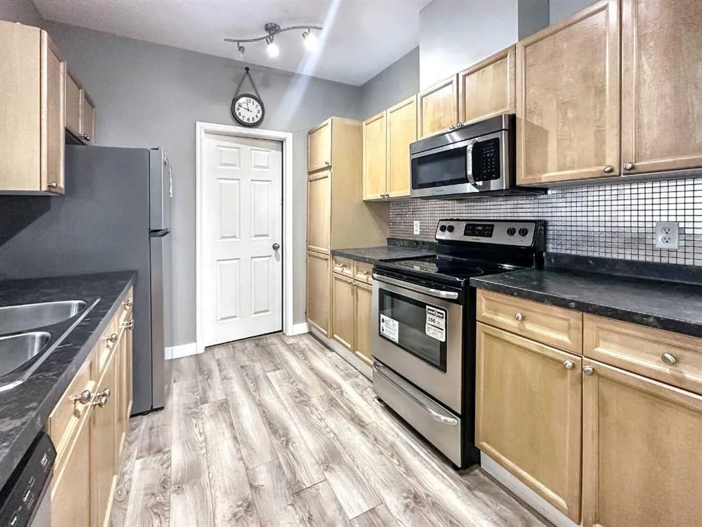 290 Plamondon, #302