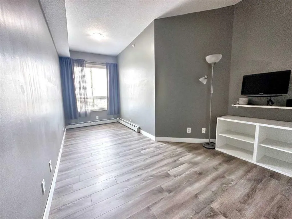 290 Plamondon, #302
