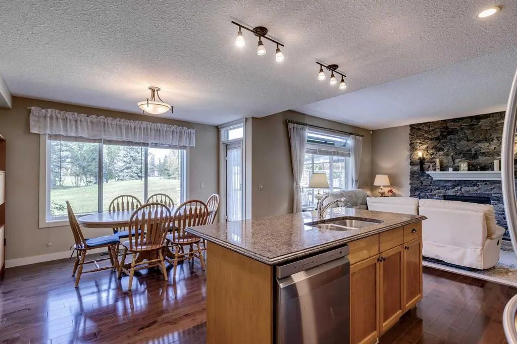 307 Crystal Green Rise