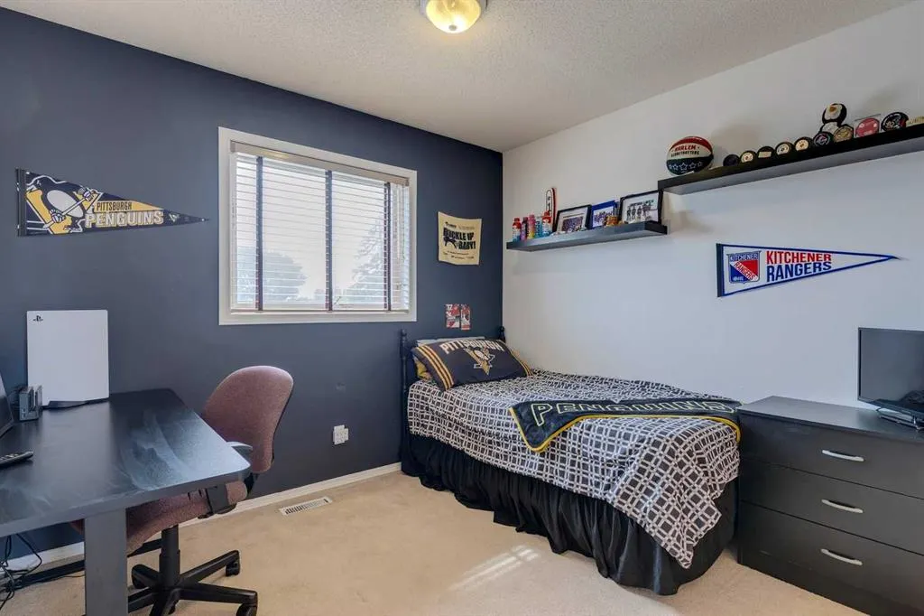 396 Regal Park NE