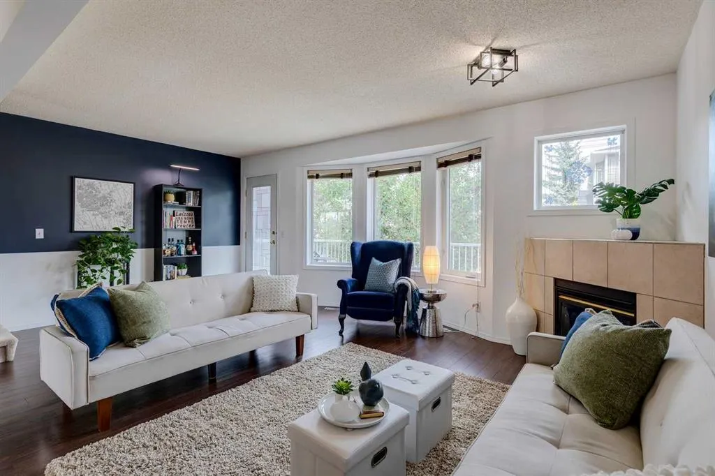 396 Regal Park NE