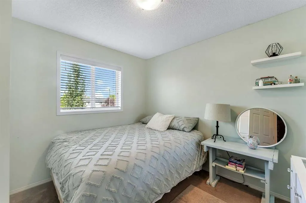 270 Sagewood Gardens SW
