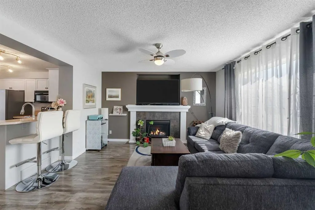 270 Sagewood Gardens SW