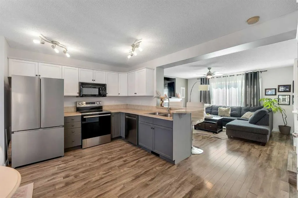270 Sagewood Gardens SW