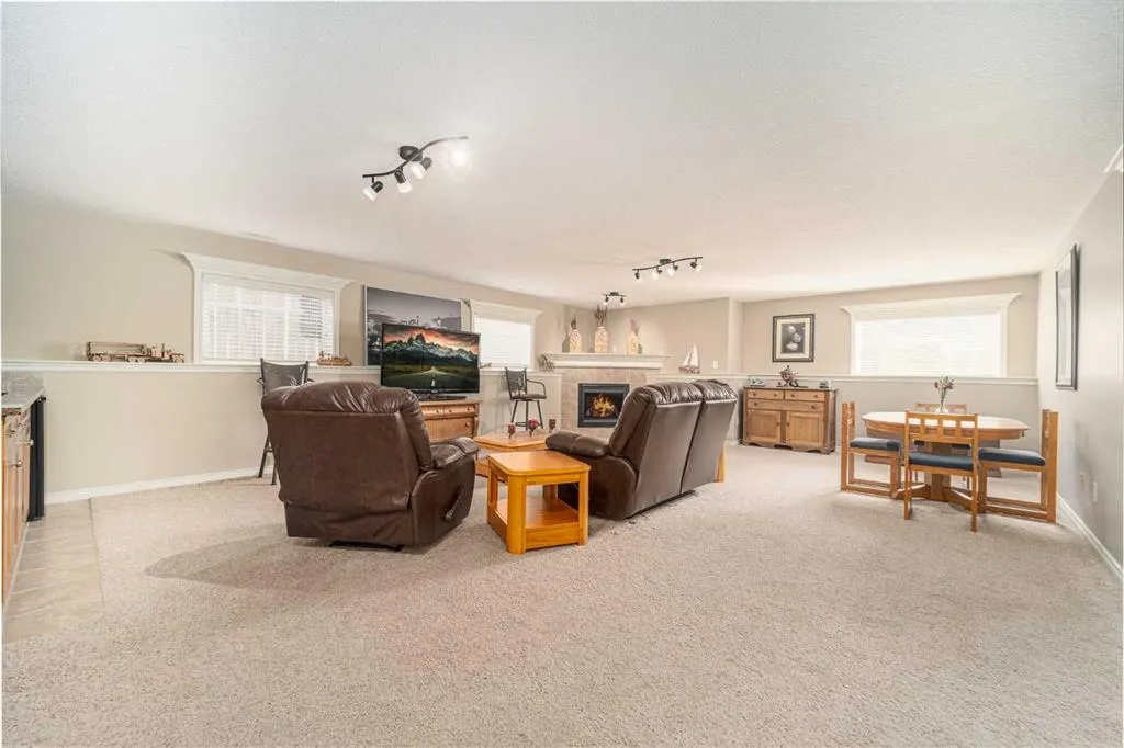189 Grizzly Terrace N