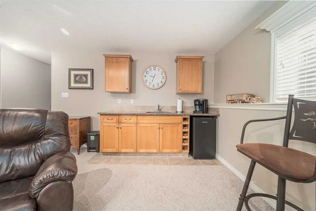 189 Grizzly Terrace N
