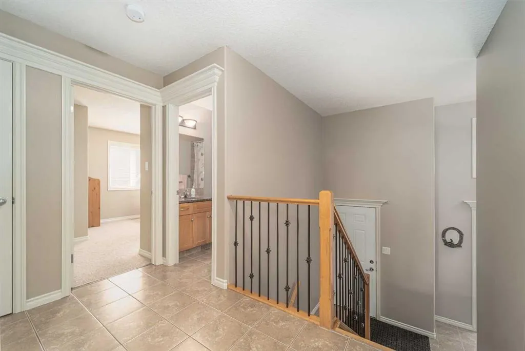 189 Grizzly Terrace N