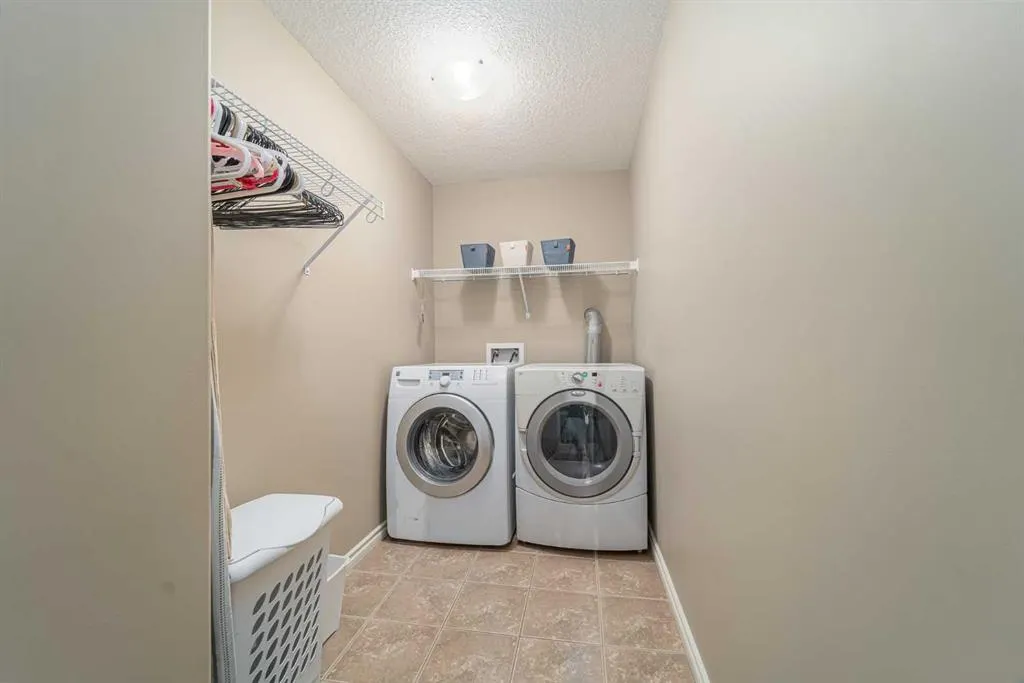 189 Grizzly Terrace N