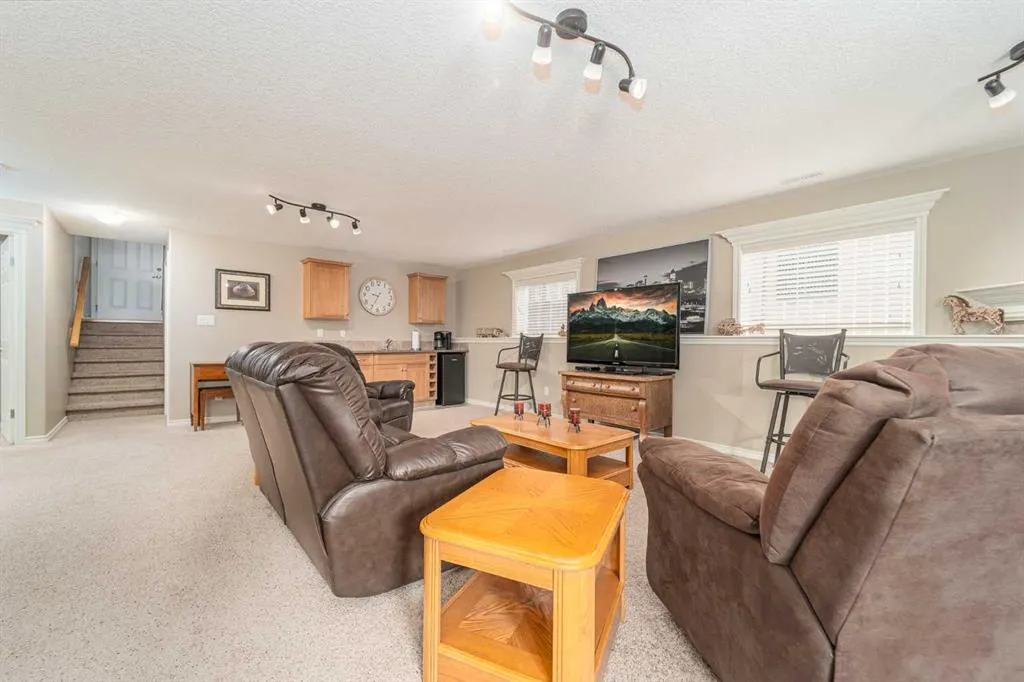 189 Grizzly Terrace N