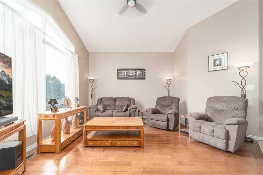 189 Grizzly Terrace N