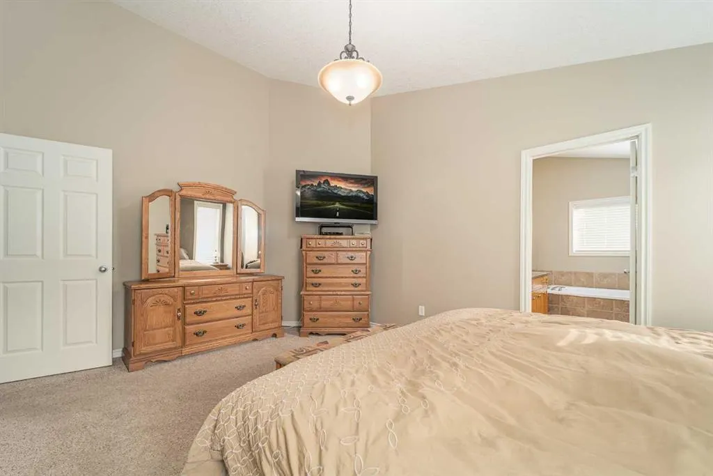 189 Grizzly Terrace N