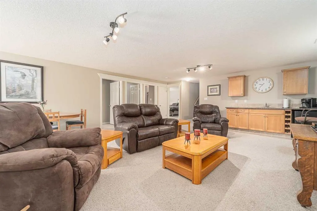 189 Grizzly Terrace N