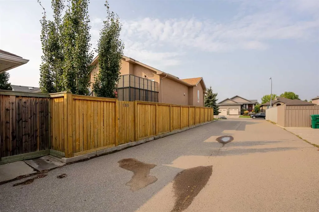 189 Grizzly Terrace N